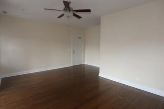 3710 N Wilton Ave, Unit 2 in Chicago, IL - Building Photo - Building Photo