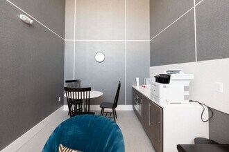 989 S Buchanan St in Arlington, VA - Building Photo - Building Photo