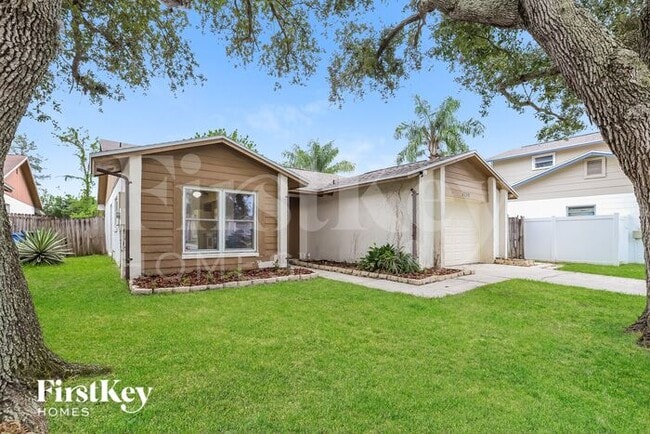 1739 Lakeview Village Dr in Brandon, FL - Building Photo - Building Photo