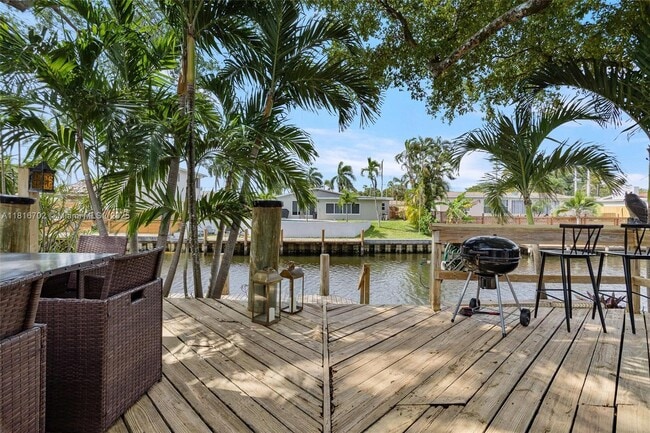 5860 SW 13th St in Plantation, FL - Building Photo - Building Photo