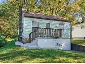 6166 Emerald Ave in Ferguson, MO - Building Photo