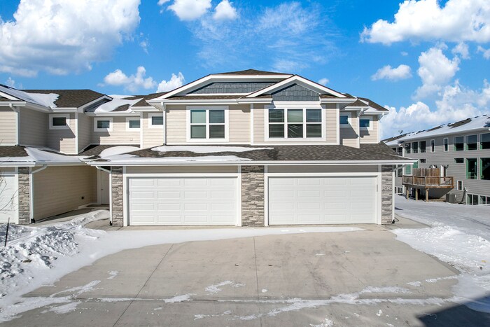 2029 NE 15th Ln in Grimes, IA - Building Photo