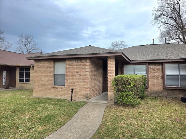 1617 Hazelwood St in Conroe, TX - Building Photo - Building Photo