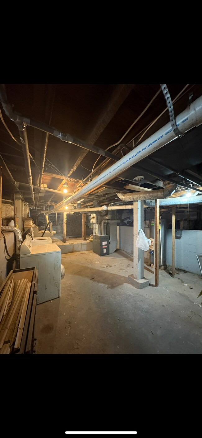 132 Reed Ave, Unit 3 in Kalamazoo, MI - Foto de edificio - Building Photo