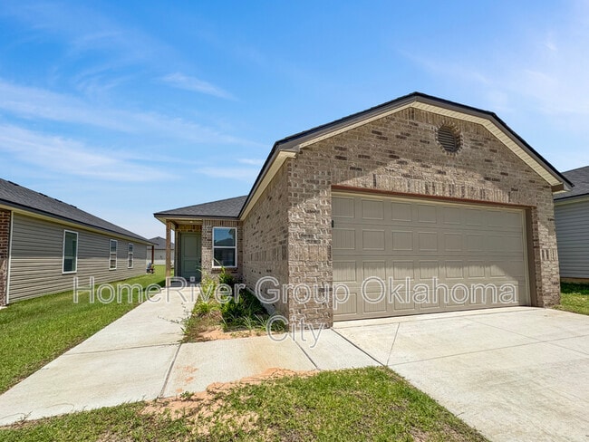 property at 1221 S Brk Dr
