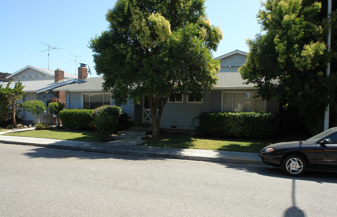 863 Gallatin Dr in Santa Clara, CA - Foto de edificio