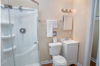 121 Douglas Way St in San Antonio, TX - Building Photo - Building Photo