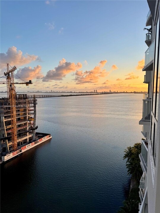 601 NE 27th St in Miami, FL - Building Photo