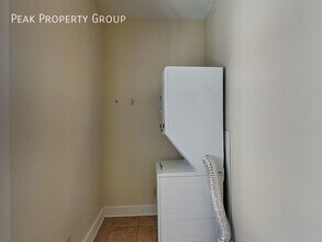 1394 Indianola Ave in Columbus, OH - Building Photo - Building Photo