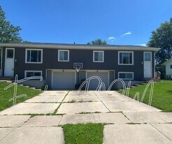3718 Convair Ln in Cedar Falls, IA - Building Photo