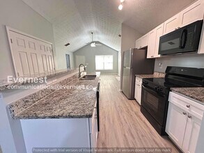 5223 Alexander St in Union City, GA - Building Photo - Building Photo