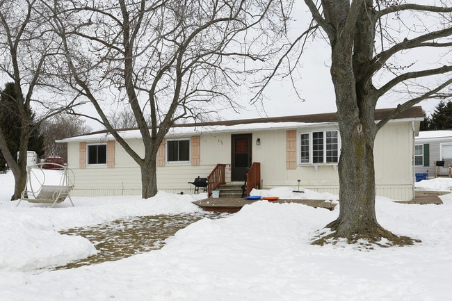 Presidential Estates Mobile Village in Hudsonville, MI - Foto de edificio - Building Photo