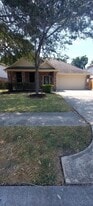 2310 Appian Way in Pearland, TX - Building Photo