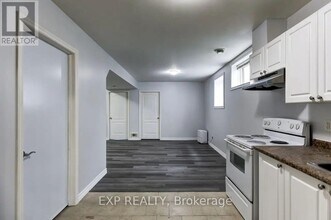 84 Pearl Dr in Orillia, ON - Building Photo - Building Photo