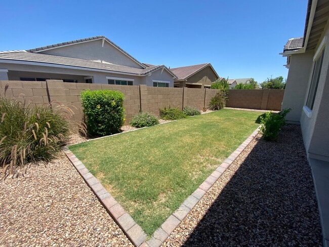 21022 E Via Del Sol in Queen Creek, AZ - Building Photo - Building Photo