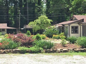 77 Snapdragon Ln in Hendersonville, NC - Building Photo - Building Photo