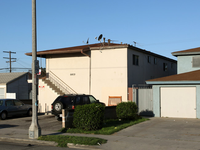 6029 Cherry Ave in Long Beach, CA - Building Photo - Building Photo