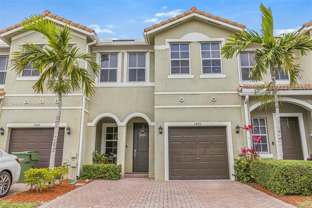 1446 SE 24th Ave in Homestead, FL - Building Photo