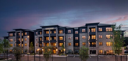 The Westcott at Canton - 55+ Apartment Homes in Canton, GA - Foto de edificio - Building Photo