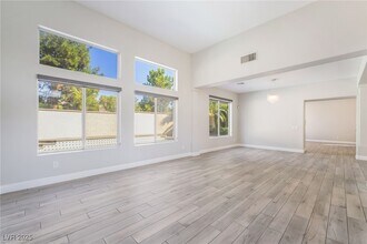 252 Canyon Spirit Dr in Henderson, NV - Building Photo - Building Photo