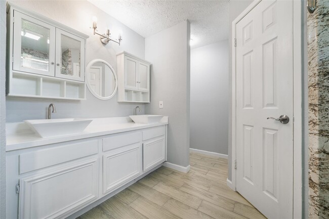 property at 20230 Regents Corner Ln