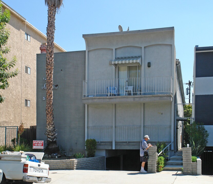 508 N Kings Rd in Los Angeles, CA - Building Photo