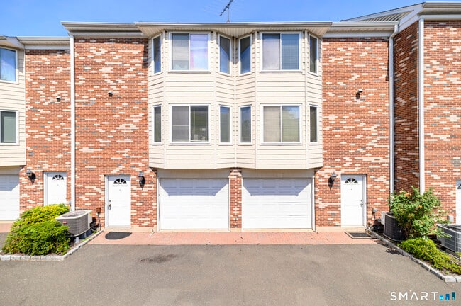 property at 1611 Washington Blvd