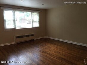 139 Manor Dr in Red Bank, NJ - Building Photo - Building Photo