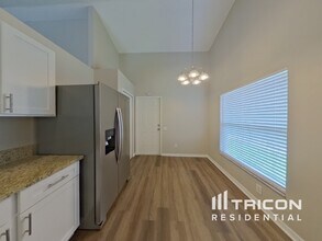 10448 Hallmark Blvd in Riverview, FL - Building Photo - Building Photo
