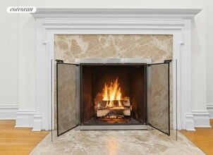 59 E 75th St in New York, NY - Foto de edificio - Building Photo