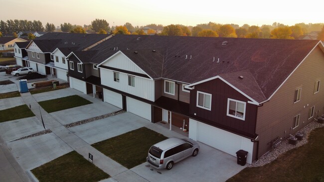 Thames Crossing in Grand Forks, ND - Building Photo - Building Photo