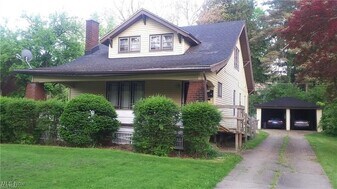 3114 Neosho Rd, Unit up in Youngstown, OH - Building Photo