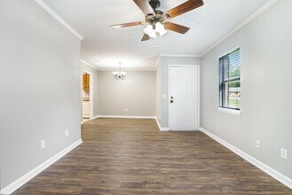 102 Oak Park Ct in Athens, GA - Building Photo - Building Photo