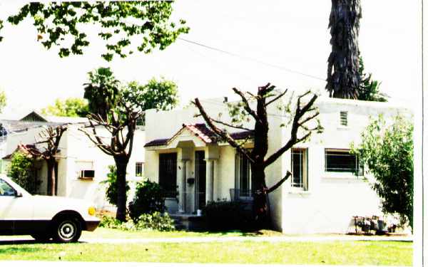 734 Santa Barbara St in Pasadena, CA - Building Photo