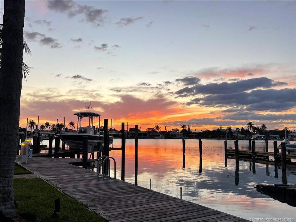 1577 Bow Line Rd in Fort Pierce, FL - Building Photo