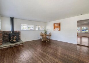 1831 S Horne St in Oceanside, CA - Building Photo - Building Photo