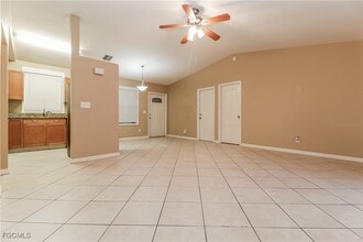 425 NW 4th St in Cape Coral, FL - Building Photo - Building Photo