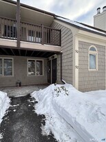 90 Little Oak Ln in Rocky Hill, CT - Building Photo