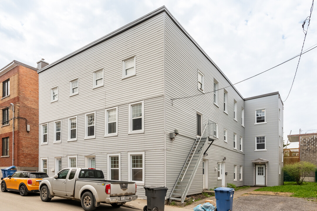 568 De Mazenod Rue in Québec, QC - Building Photo