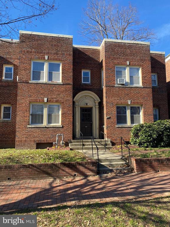 property at 904 5th St NE
