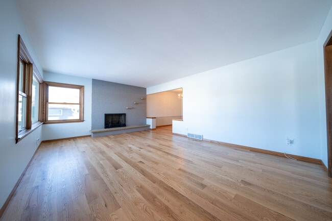 5209 W 61st St in Minneapolis, MN - Building Photo - Building Photo