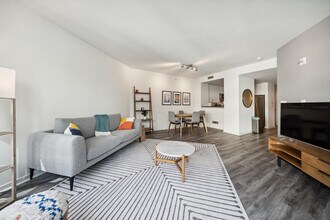 388 Beale St, Unit SI FL7-ID354756P in San Francisco, CA - Building Photo - Building Photo