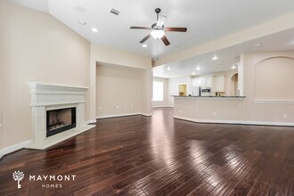 15719 White Summit Ct in Houston, TX - Foto de edificio - Building Photo