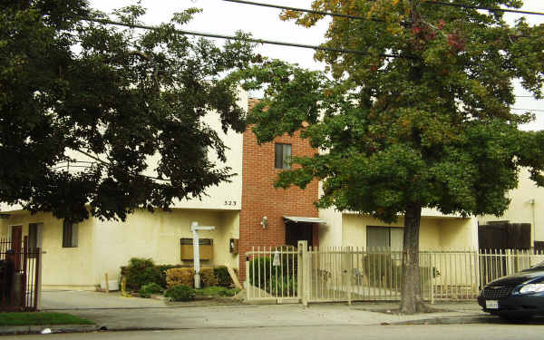 323 San Pascual Ave in Los Angeles, CA - Foto de edificio - Building Photo