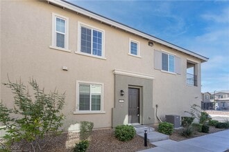 5730 Sky Pointe Dr in Las Vegas, NV - Building Photo - Building Photo