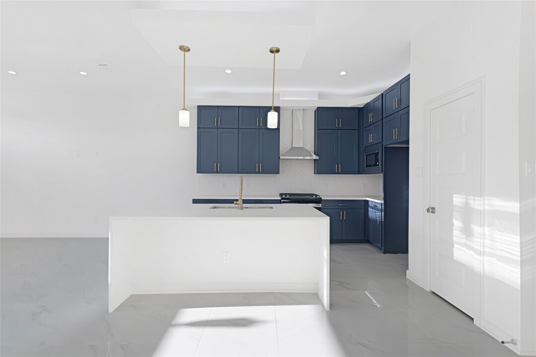 2936 El Fenice Ln in Houston, TX - Building Photo