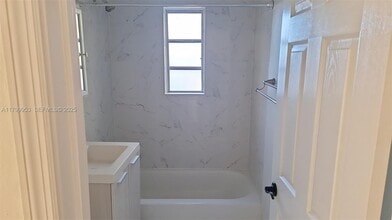 541 SW 7th St in Miami, FL - Building Photo - Building Photo