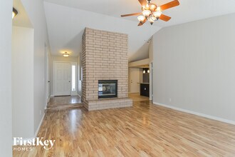 801 Anchor Dr in Henderson, NV - Foto de edificio - Building Photo