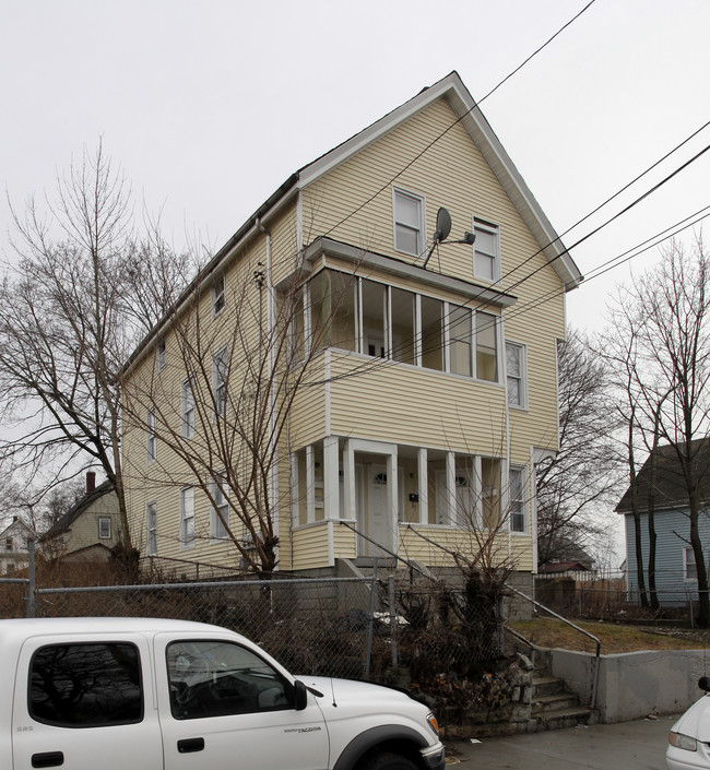 38 Seabury St in Providence, RI - Foto de edificio - Building Photo