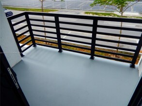 16955 SW 100th Ave in Miami, FL - Building Photo - Building Photo